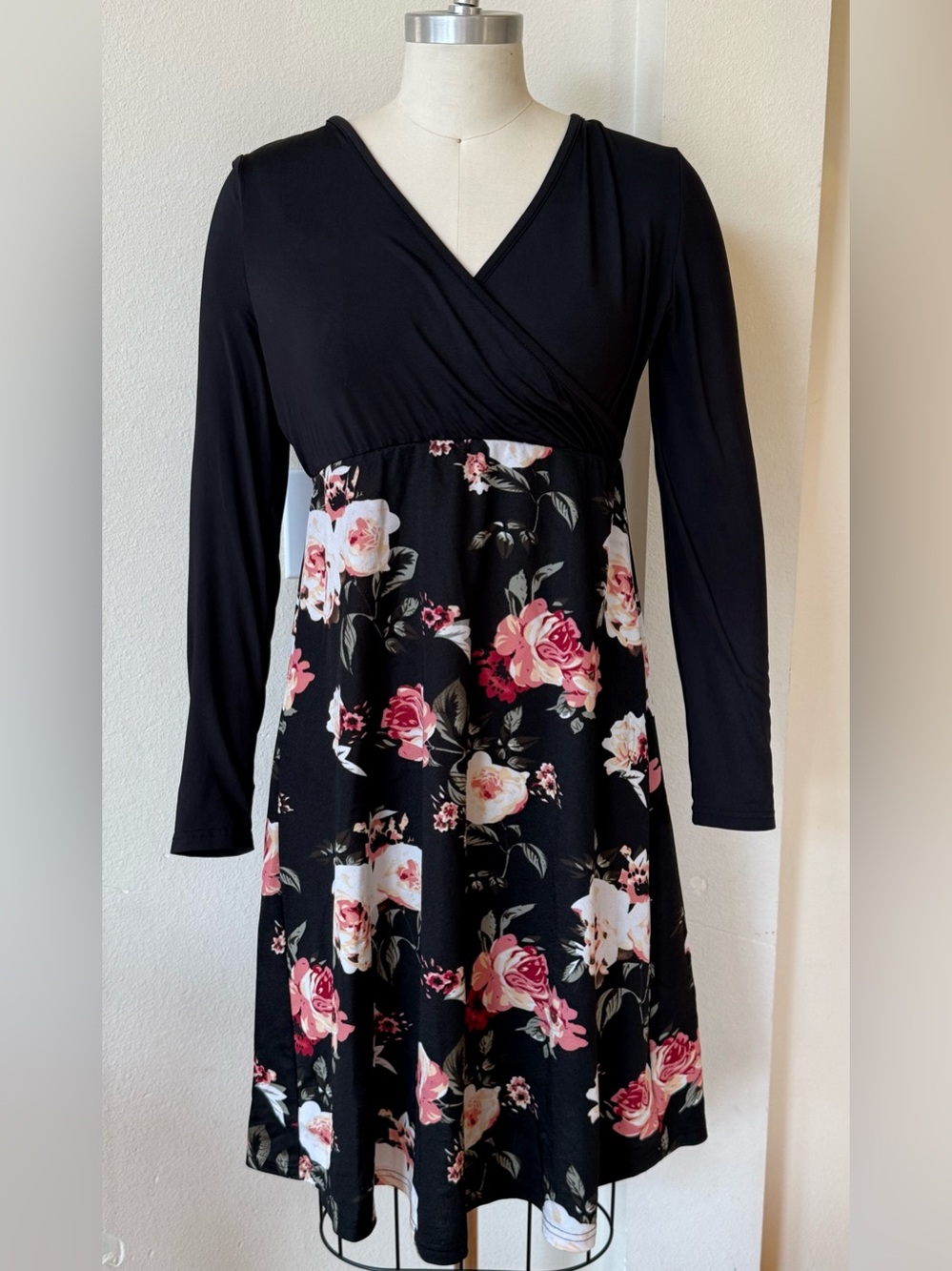 PatPat Black Floral Empire-Waist Long Sleeve Maternity Nursing Dress Medium